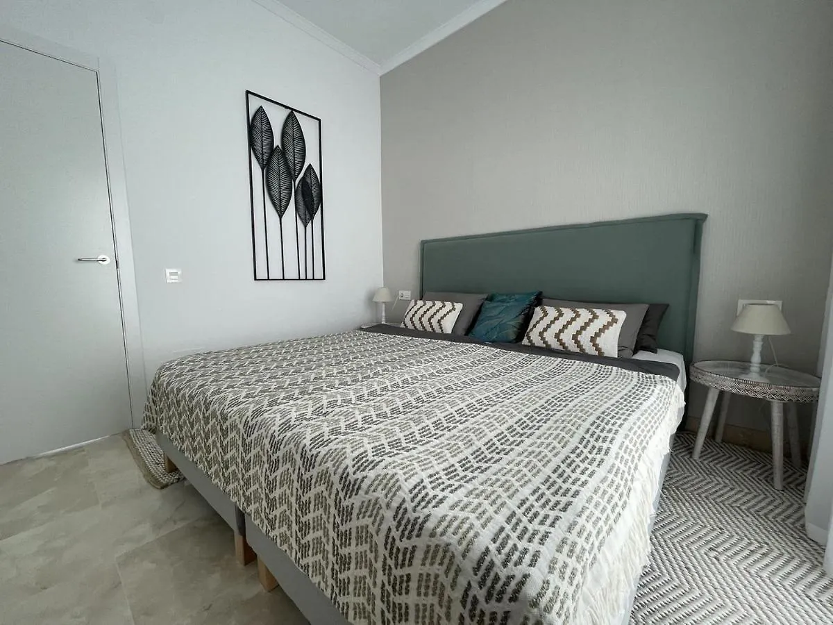 דירה אסטפונה Luxury Penthouse Casa De Paraiso, Sea View, Pools, Golf ספרד